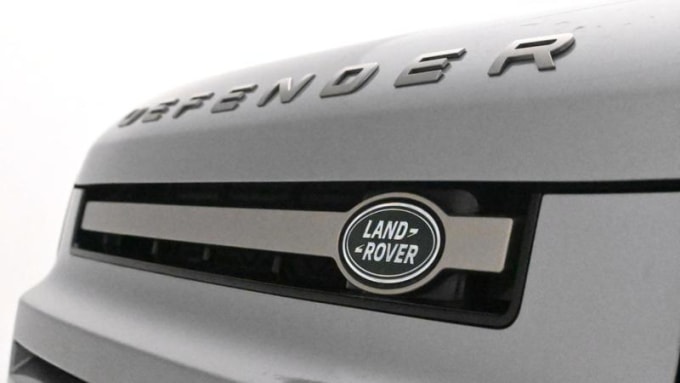 2024 Land Rover Defender 90