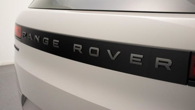 2025 Land Rover Range Rover Sport