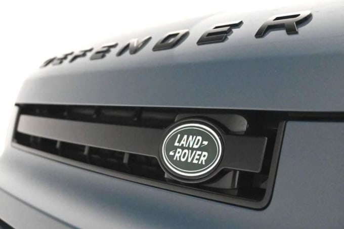 2024 Land Rover Defender 90