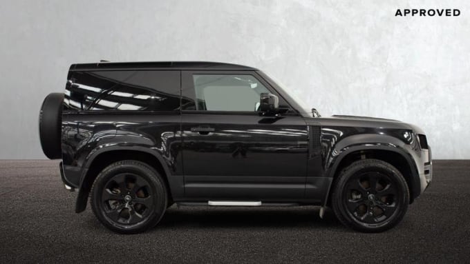 2025 Land Rover Defender 90