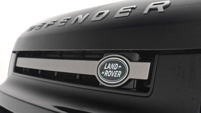 2024 Land Rover Defender 110