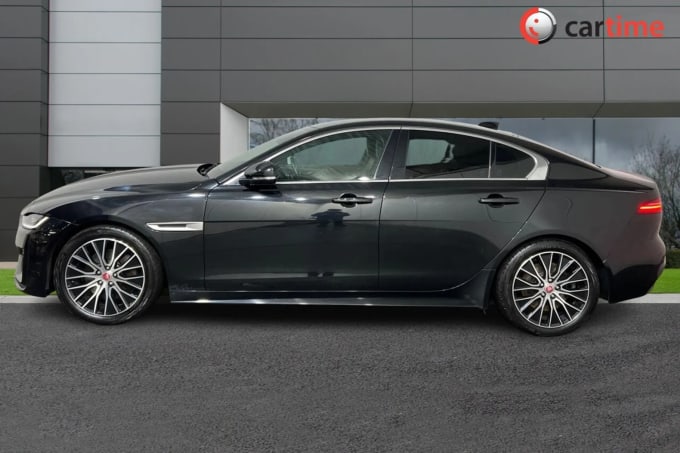 2019 Jaguar Xe