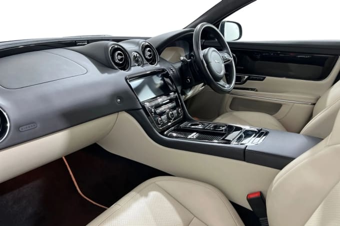 2019 Jaguar Xj
