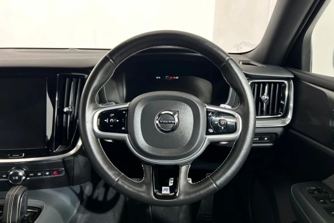 2025 Volvo V60
