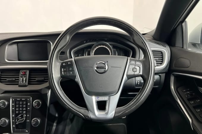 2017 Volvo V40