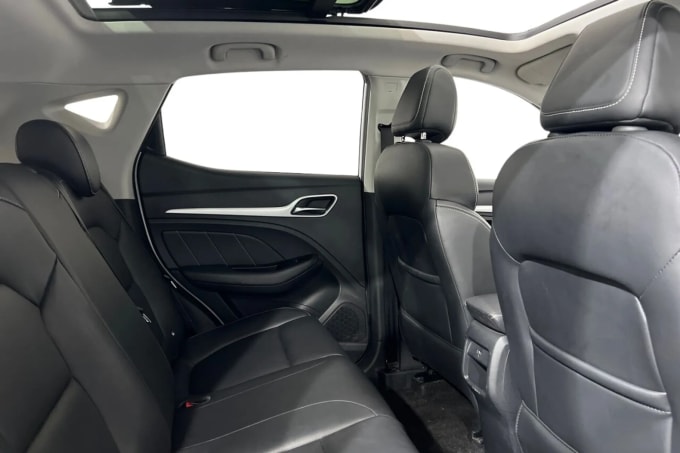 2025 Mg Mg Zs