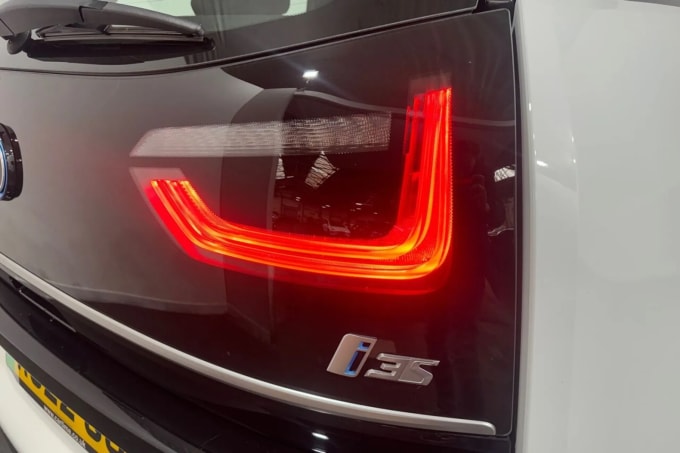 2022 BMW I3