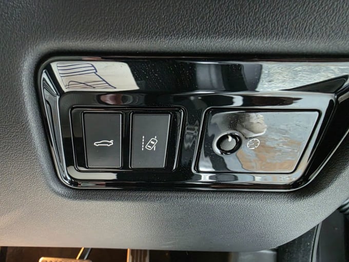 2025 Jaguar Xf