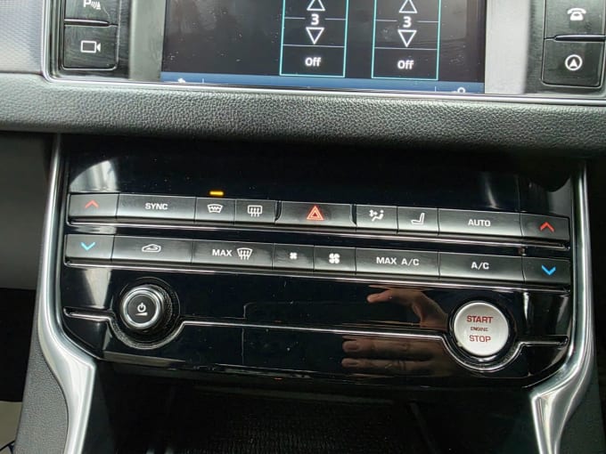 2025 Jaguar Xf