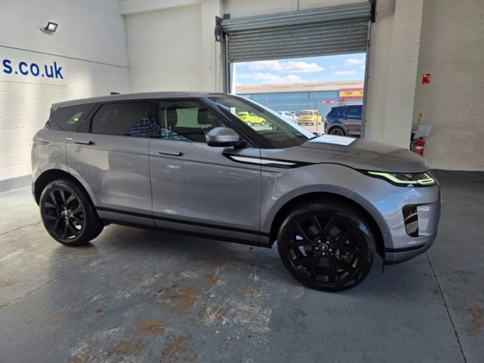 2025 Land Rover Range Rover Evoque