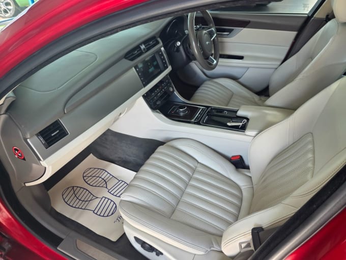 2025 Jaguar Xf