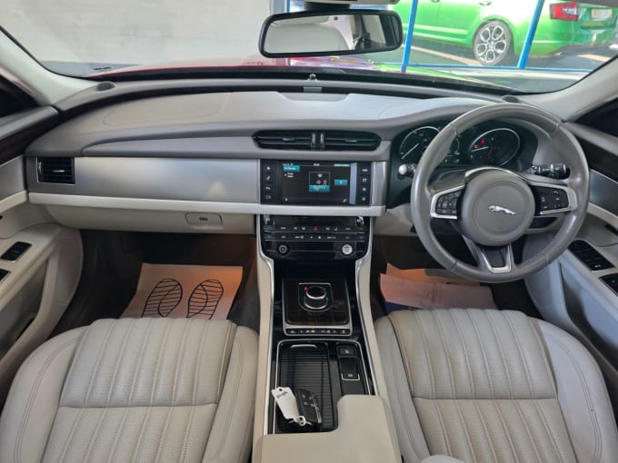2025 Jaguar Xf