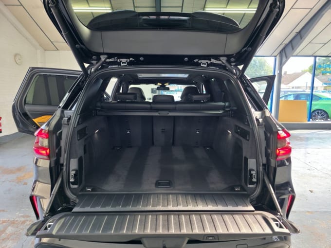 2025 BMW X5 M