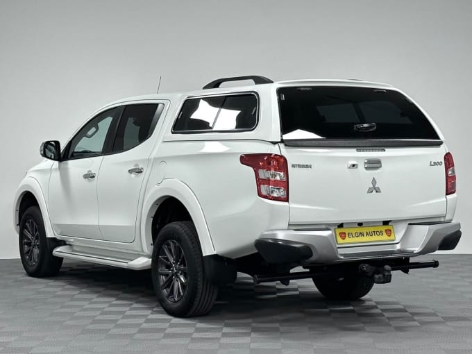 2025 Mitsubishi L200