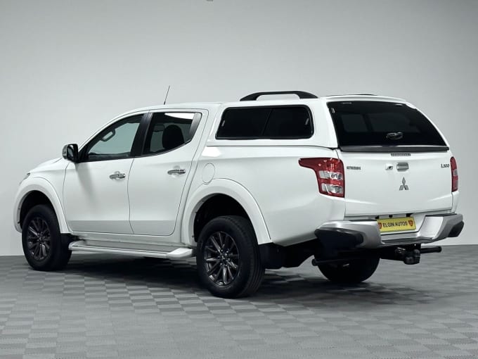 2025 Mitsubishi L200