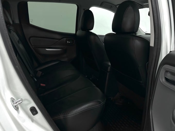 2025 Mitsubishi L200