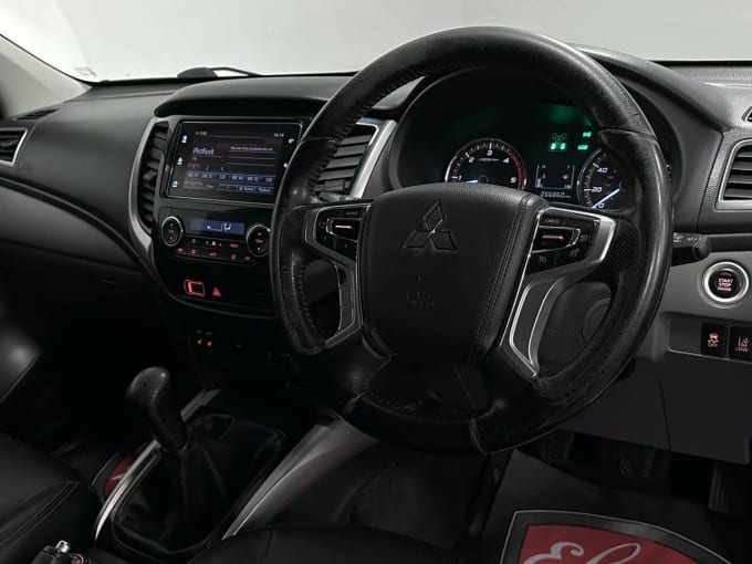 2025 Mitsubishi L200