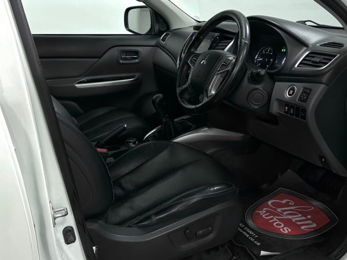 2025 Mitsubishi L200
