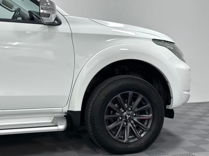 2025 Mitsubishi L200
