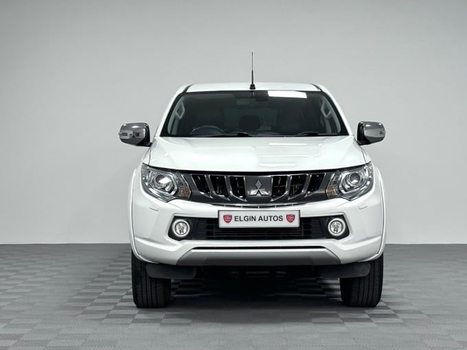 2025 Mitsubishi L200