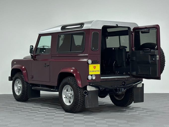 2025 Land Rover Defender 90