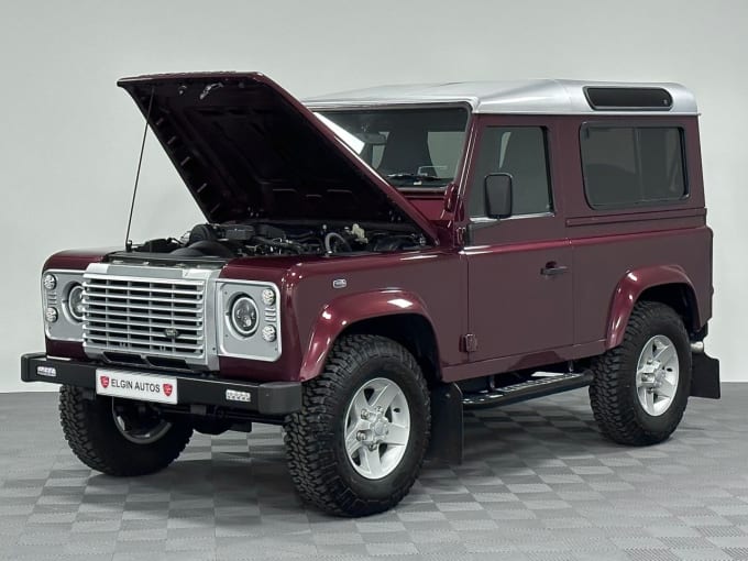 2025 Land Rover Defender 90