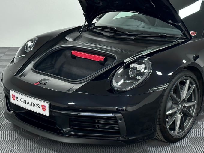 2025 Porsche 911