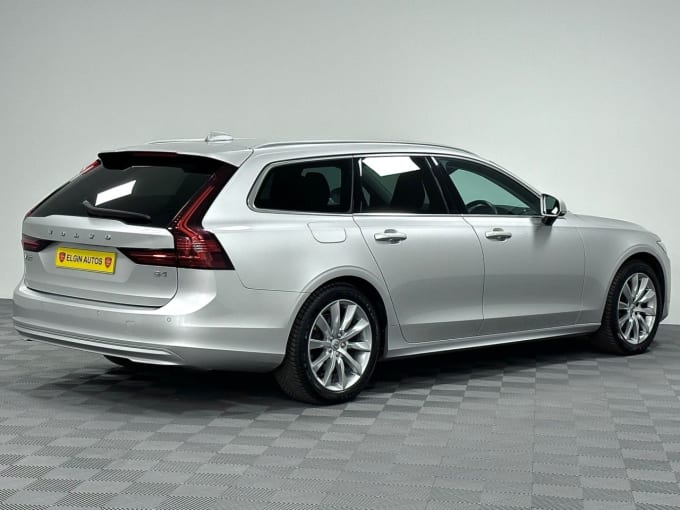 2025 Volvo V90