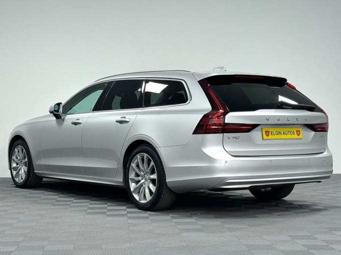 2025 Volvo V90