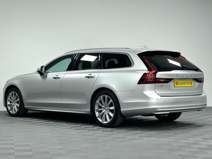 2025 Volvo V90