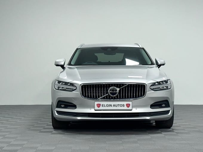 2025 Volvo V90