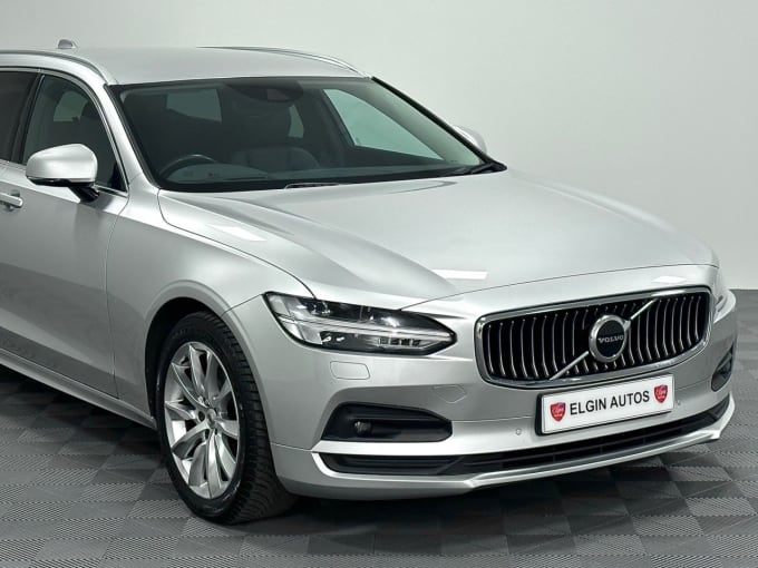 2025 Volvo V90