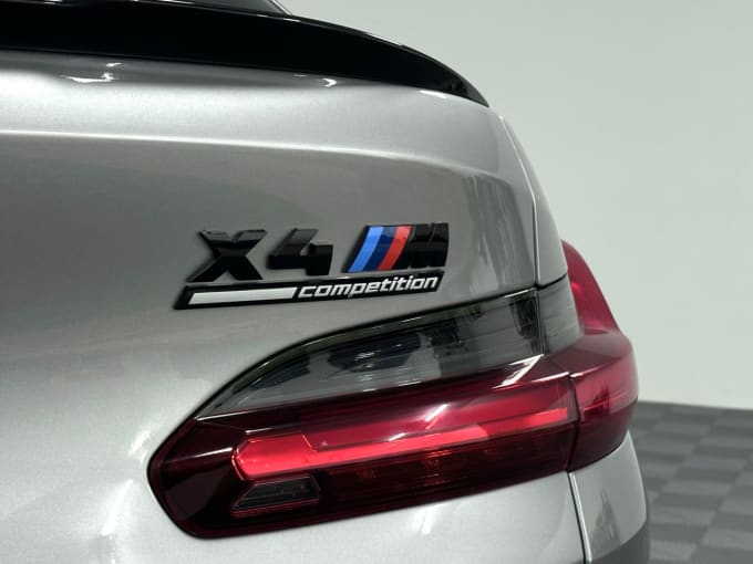 2025 BMW X4 M