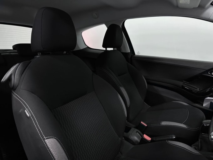 2025 Peugeot 208
