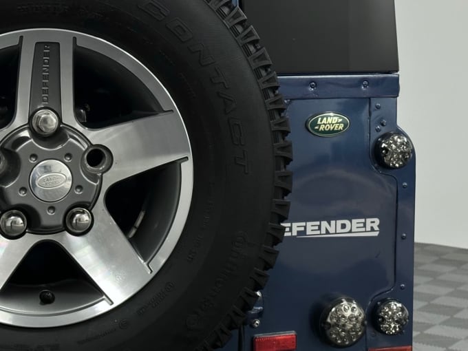 2025 Land Rover Defender 90