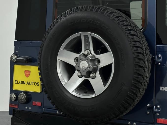 2025 Land Rover Defender 90