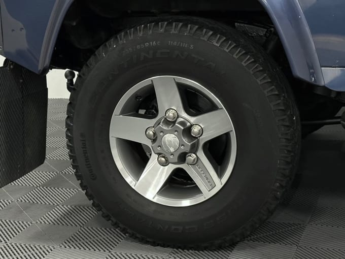 2025 Land Rover Defender 90