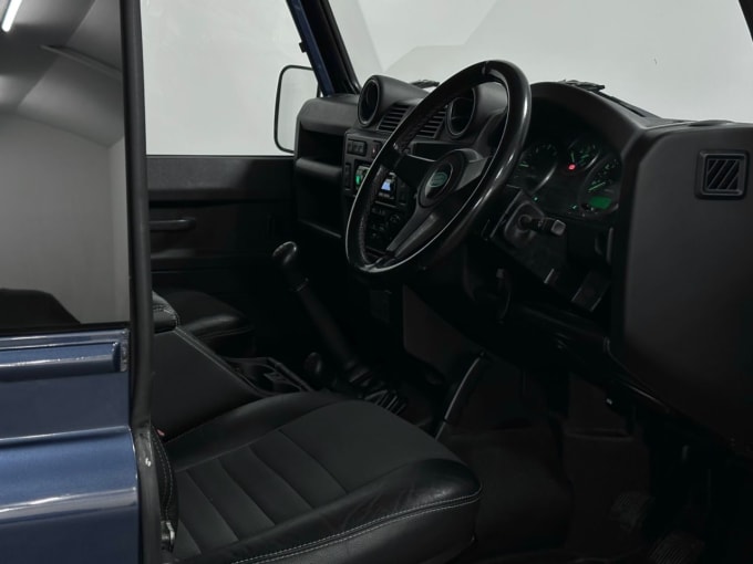 2025 Land Rover Defender 90