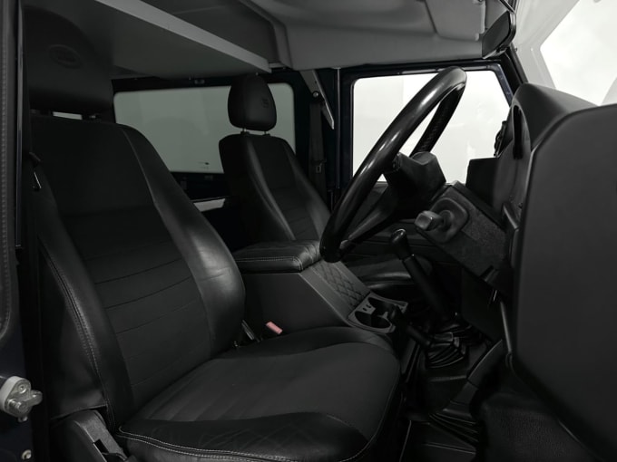 2025 Land Rover Defender 90