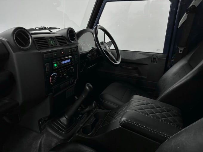 2025 Land Rover Defender 90