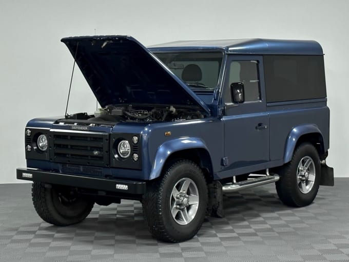 2025 Land Rover Defender 90