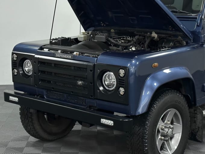 2025 Land Rover Defender 90