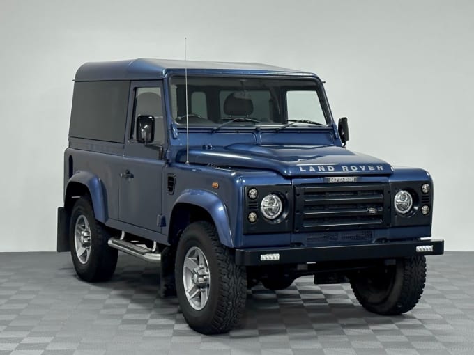 2025 Land Rover Defender 90
