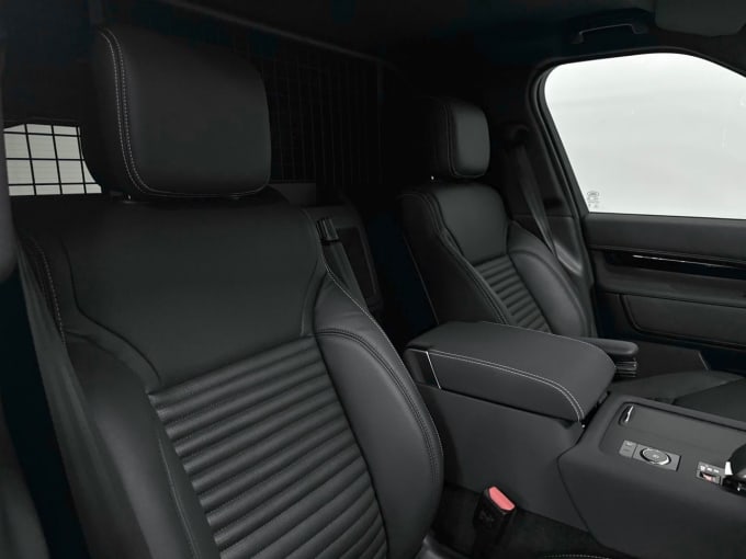 2025 Land Rover Discovery
