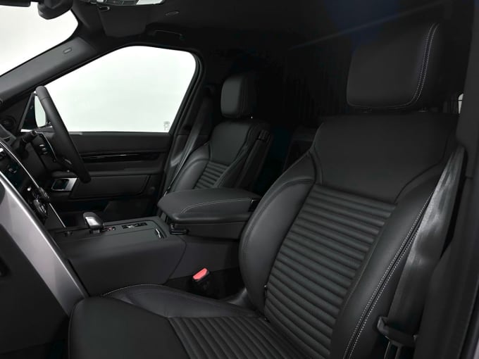 2025 Land Rover Discovery