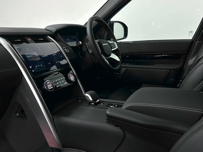 2025 Land Rover Discovery