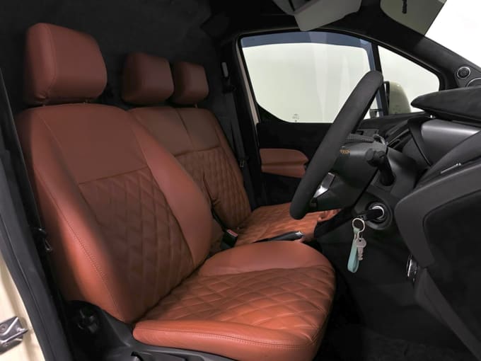 2025 Ford Transit Connect