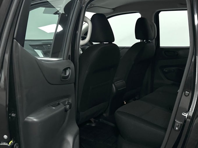 2025 Nissan Navara