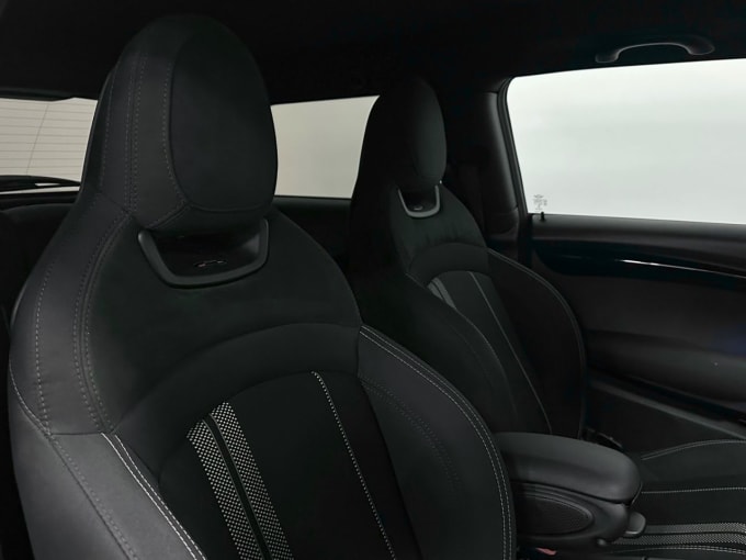 2025 Mini Hatch
