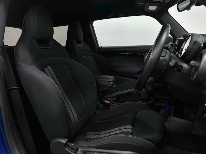 2025 Mini Hatch